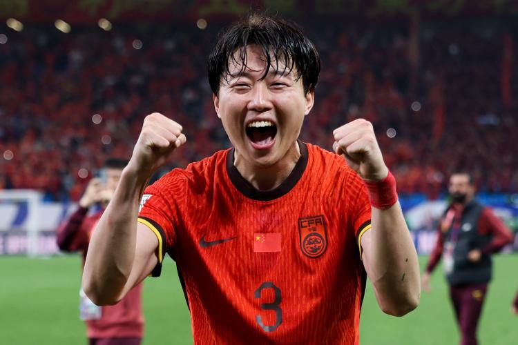 正好侃球丨世预赛4场结束 中国球迷：国足表现就是一副对联