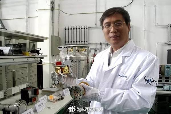 欧文13分半场迎来爆发 态度！鱼跃救球冲出场外