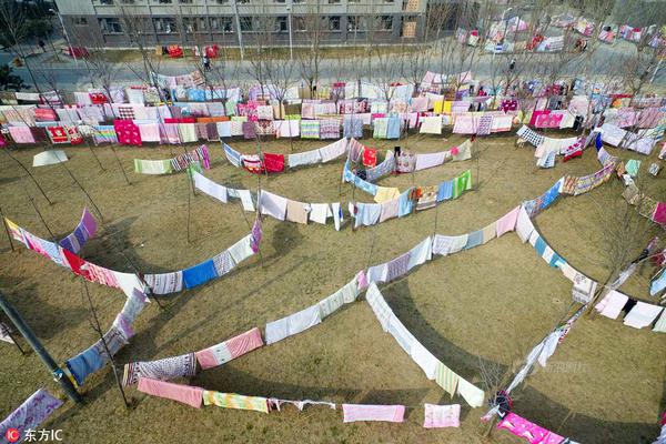 邮报：赖斯不向前传球因为教练指令，索帅不愿尝试让福登踢10号位