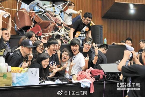 切尔西欲购1.15亿中锋，或出售“队魂”里斯·詹姆斯